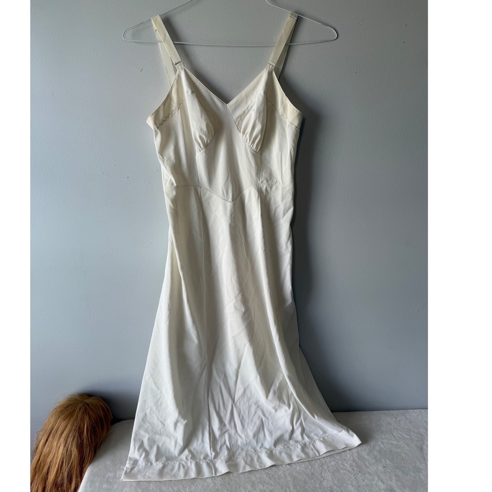 Vintage Ivory White Full Slip Dress V-Neck Scalloped Trim Adjustable Straps Fair